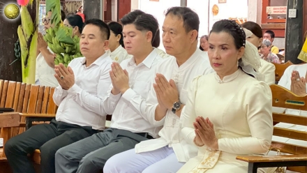 ร่วมพิธีทำบุญตักบาตรเทโวโรหณะ เนื่องในวันออกพรรษา ประจำปี 2568