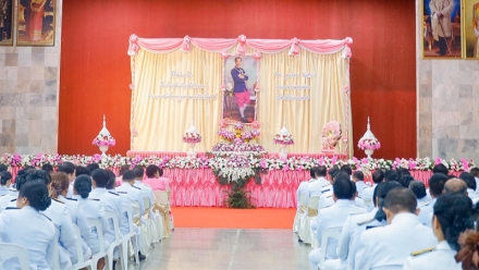 ร่วมพิธีถวายพวงมาลา เนื่องในวันปิยมหาราช