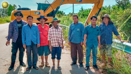 ติดตามการขุดลอกคลองบริเวณบ้านของนายสมชาย เนื้อไม้ ไปยังคลองใหญ่